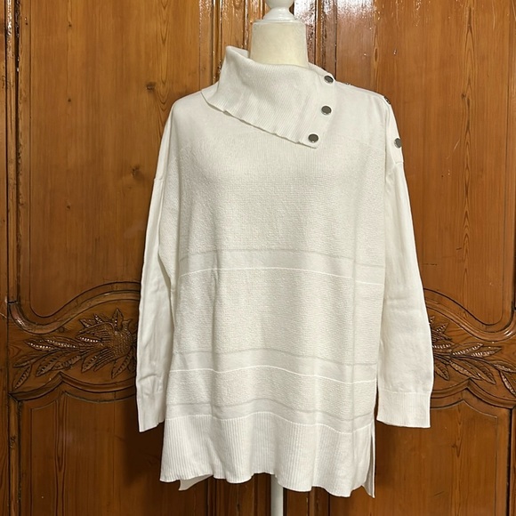 Chico's Sweaters - Chicos Zenergy Cashmere Blend Cowl Snap Detail Neckline. Size 2